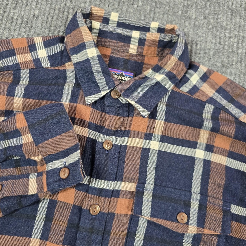 Patagonia Shirt Mens XS Blue Brown Plaid Flannel Long Sleeve Button Up Organic - Picture 1 of 9